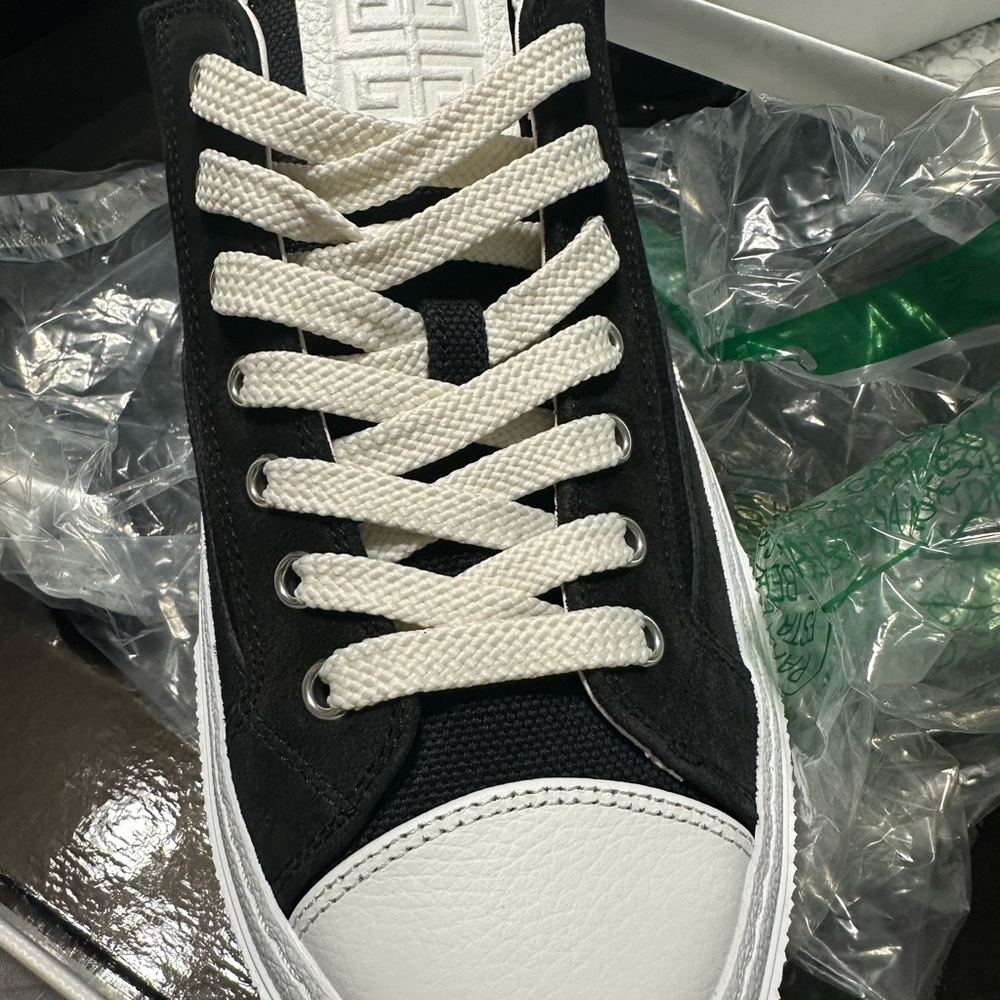 Givenchy Monochrome Sneakers with Silver Accent - Picture 5 of 10